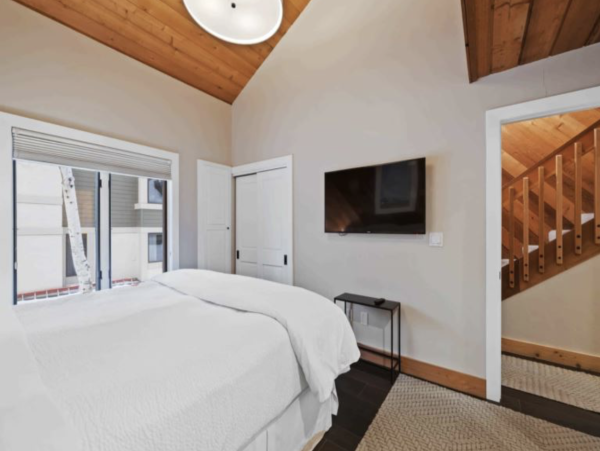 Beaver Creek Luxury Vacation Accommodation 200 Yard to Lift